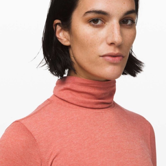Lululemon Yin Vibes Turtleneck - Picture 3 of 10